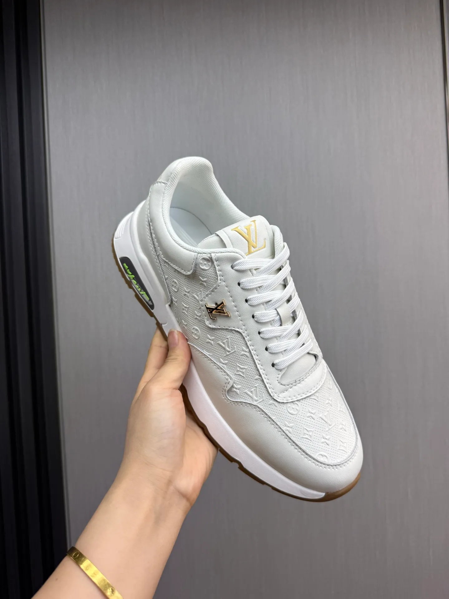 Men's shoes 💰460💰 LOUIS VUITTON [Luden Yiwei] Brand new trendy Lv is on the market 🎁, casual and fashionable men's shoes 👟 Original version shipped 1:1✅ The upper is made of imported brand leather + sheepskin lining, the original wear-resistant rubber outsole, the version is simple and elegant, exclusive for trendy men. 38-44
